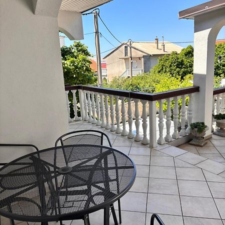 Apartamento Ruza I Natalija Karlobag Exterior foto