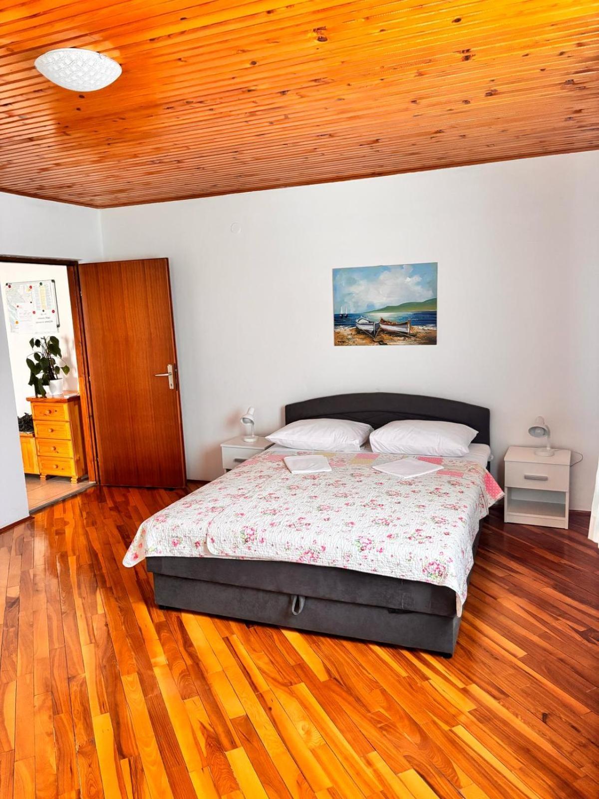 Apartamento Ruza I Natalija Karlobag Exterior foto