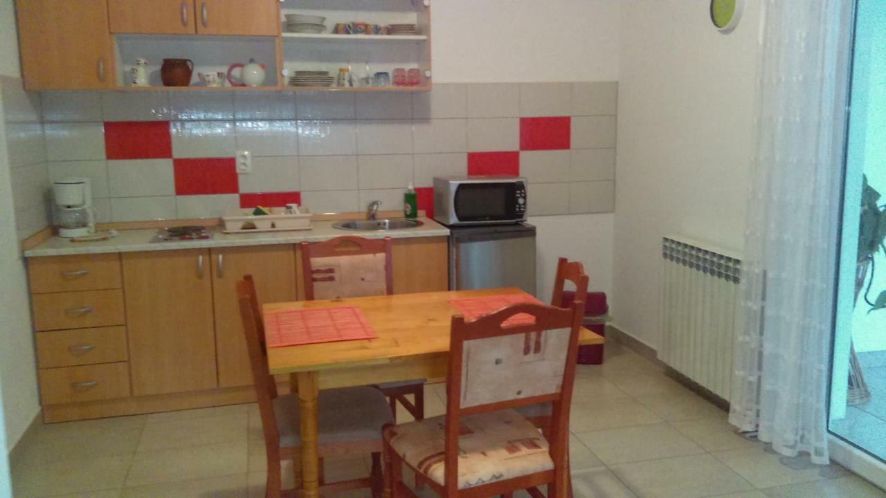 Apartamento Ruza I Natalija Karlobag Exterior foto