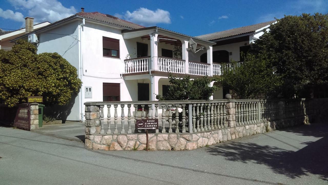 Apartamento Ruza I Natalija Karlobag Exterior foto