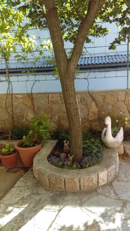 Apartamento Ruza I Natalija Karlobag Exterior foto