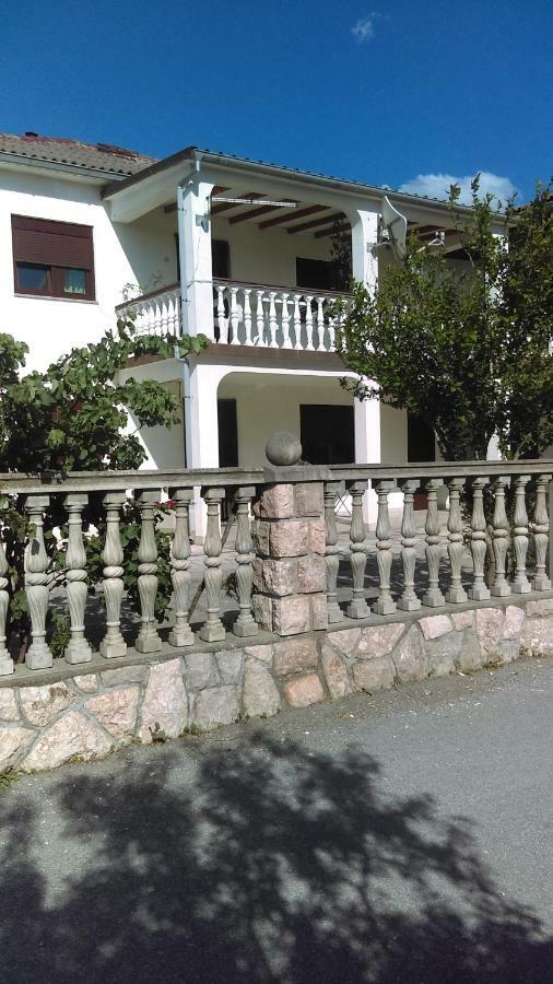 Apartamento Ruza I Natalija Karlobag Exterior foto